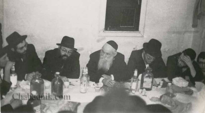 File:התוועדות עם ר' שלמה חיים.jpeg